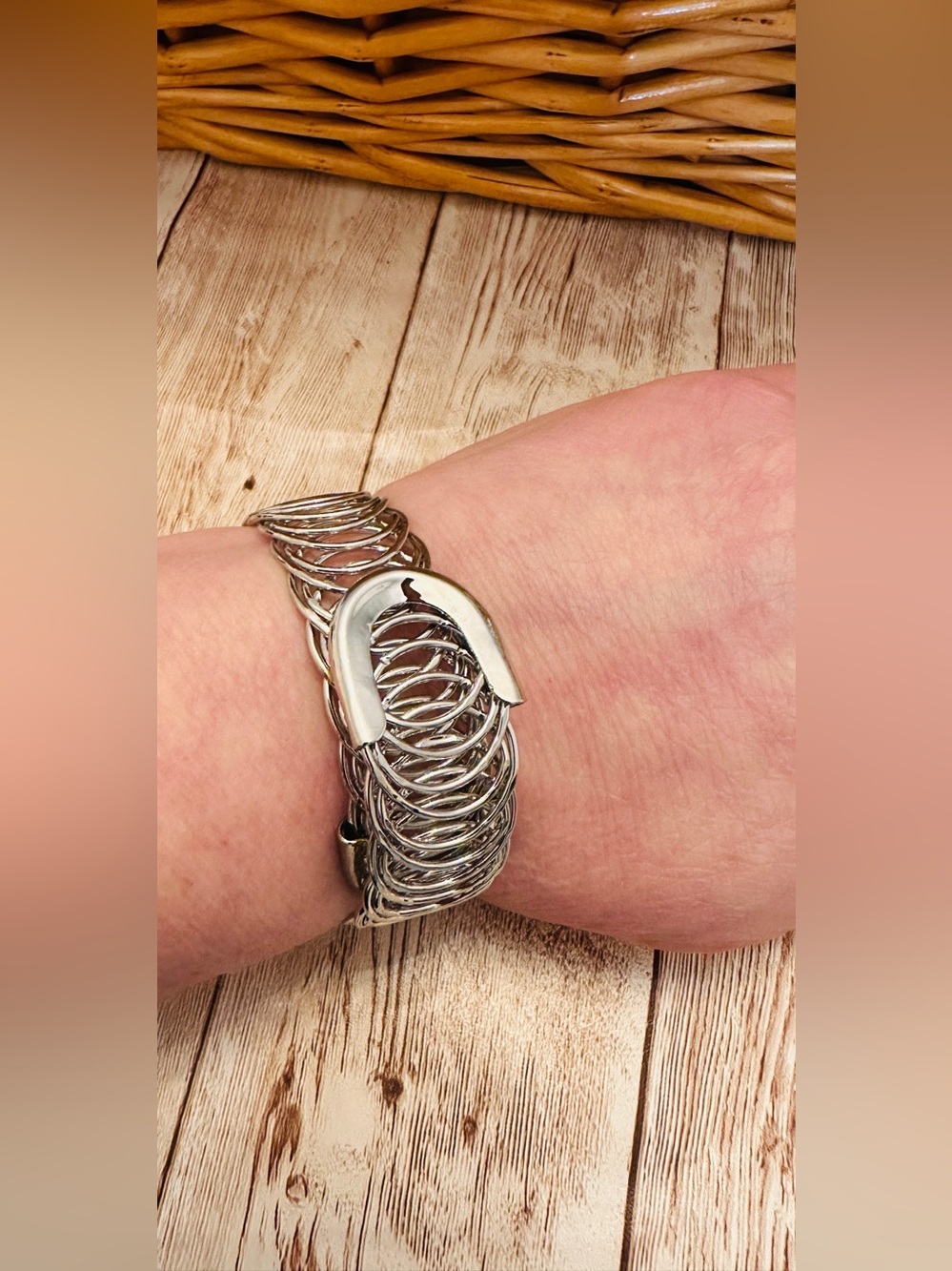 Silver Twisted Loop Stretch Bracelet - Women Jewelry*Brand New! - Picture 3 of 4